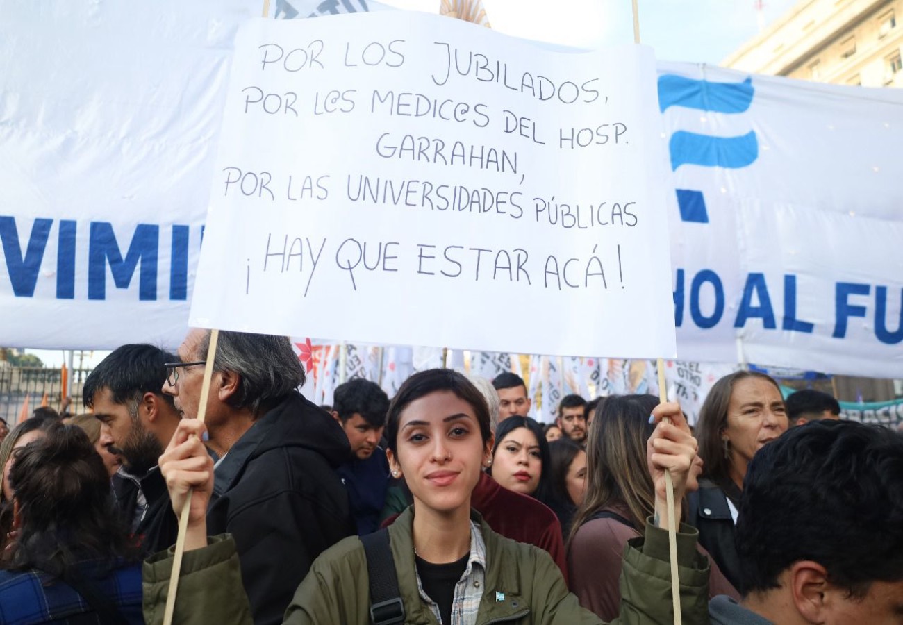 Tercer imagen de la nota El MDF marchó al Congreso en defensa de los derechos del pueblo